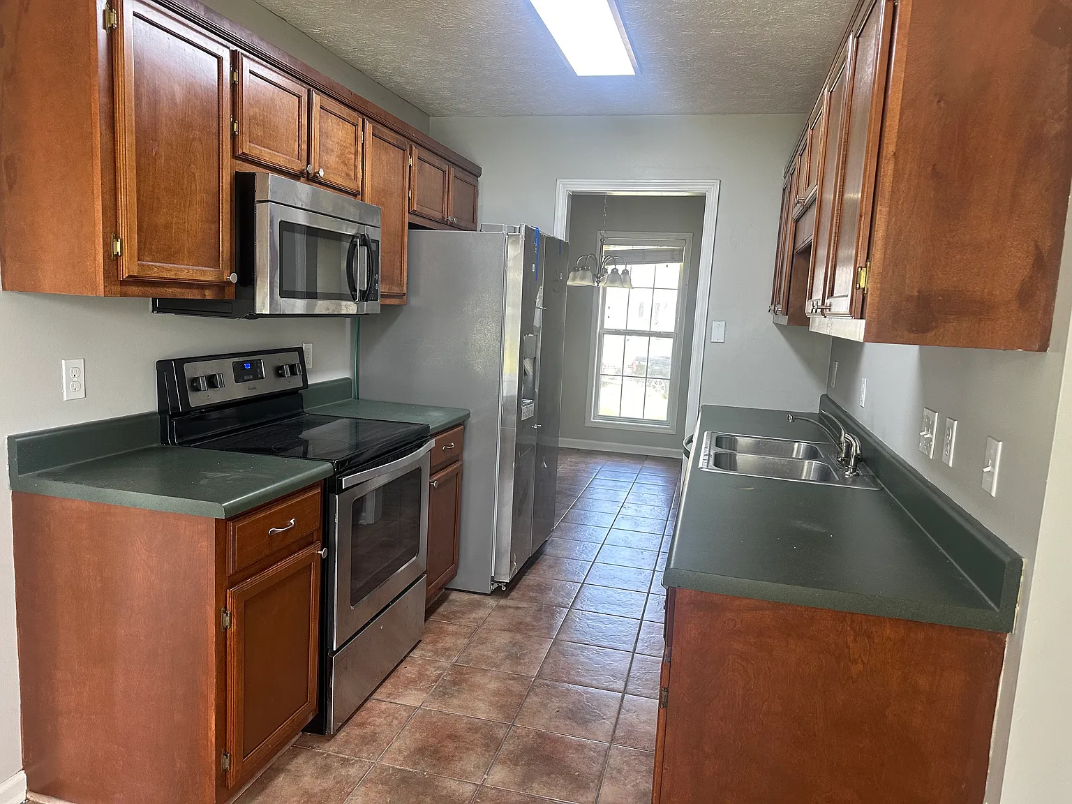 42 Amberwood Cv — Photo 2