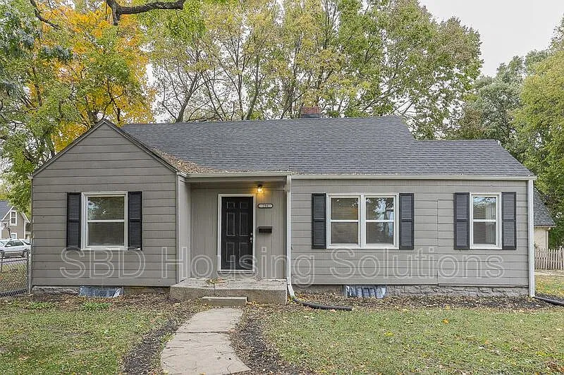 3 bed, 1.0 bath, $1,375 — Photo 1