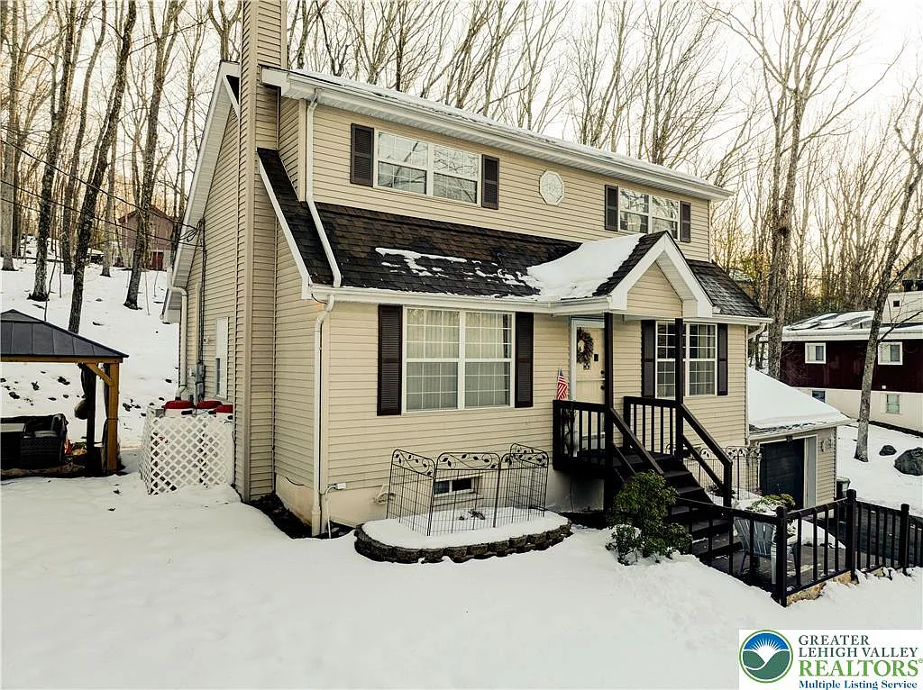 2110 Lansdale Dr photo 1