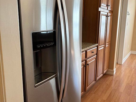 4th image of 425 Lochmere Dr