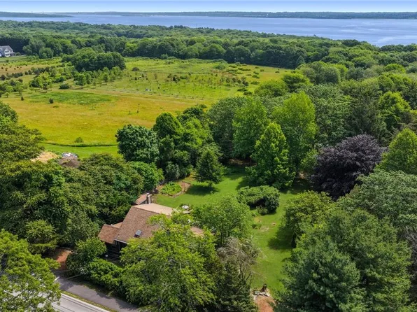 856 N Main Rd, Jamestown, RI 02835
