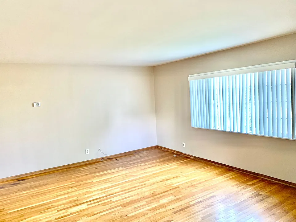 161 Stadium Ave