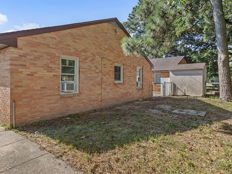 9103 Hammett Ave #B — Photo 16