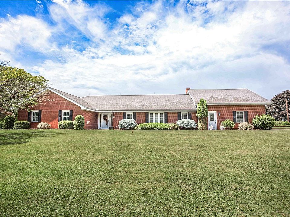 1st image of 1831 Skyline Dr