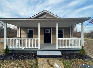 301 N Sullivan St, Blackstone, VA 23824