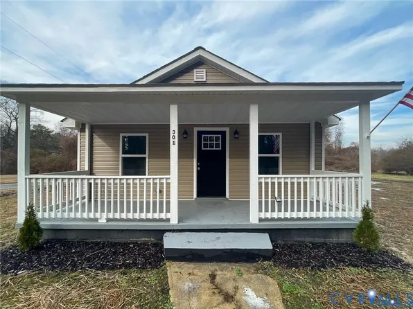301 N Sullivan St, Blackstone, VA 23824