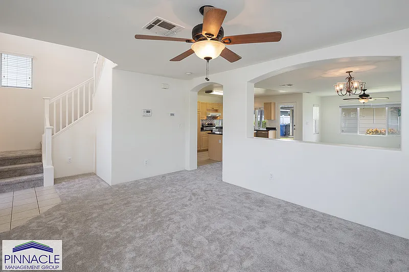 4 bed, 2.5 bath, 1803 sqft, $4,000 — Photo 3