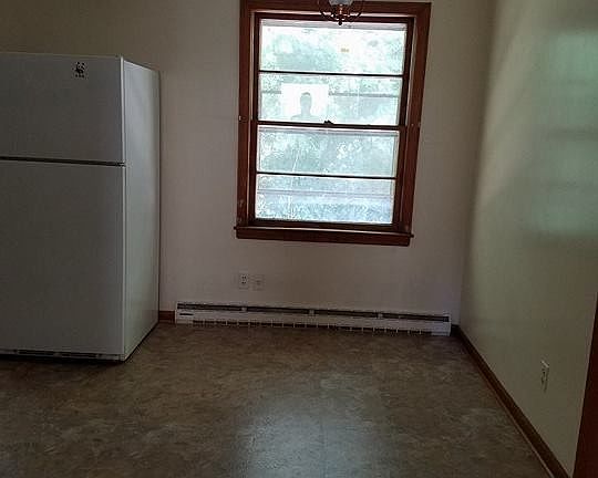 4th image of 4615 Latham St #B