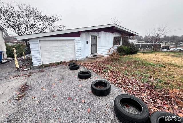1st image of 10006 Castle Dr