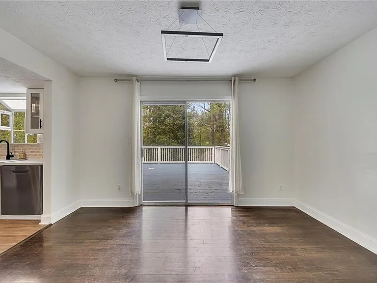 635 Anderson Walk — Photo 10