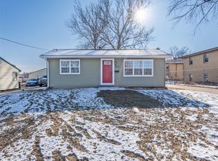 2613 Wedgewood Rd, Des Moines, IA 50317