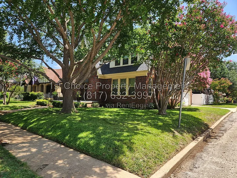 2565 Shirley Ave — Photo 2