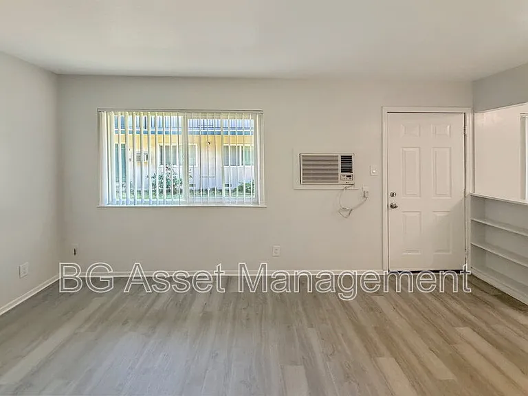 1938 Ethan Way #3 — Photo 2