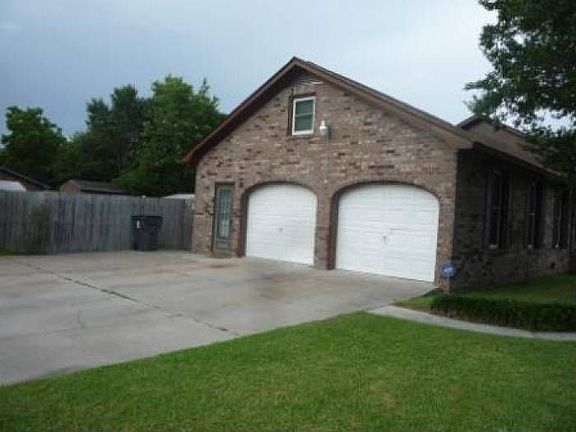 Side/Driveway