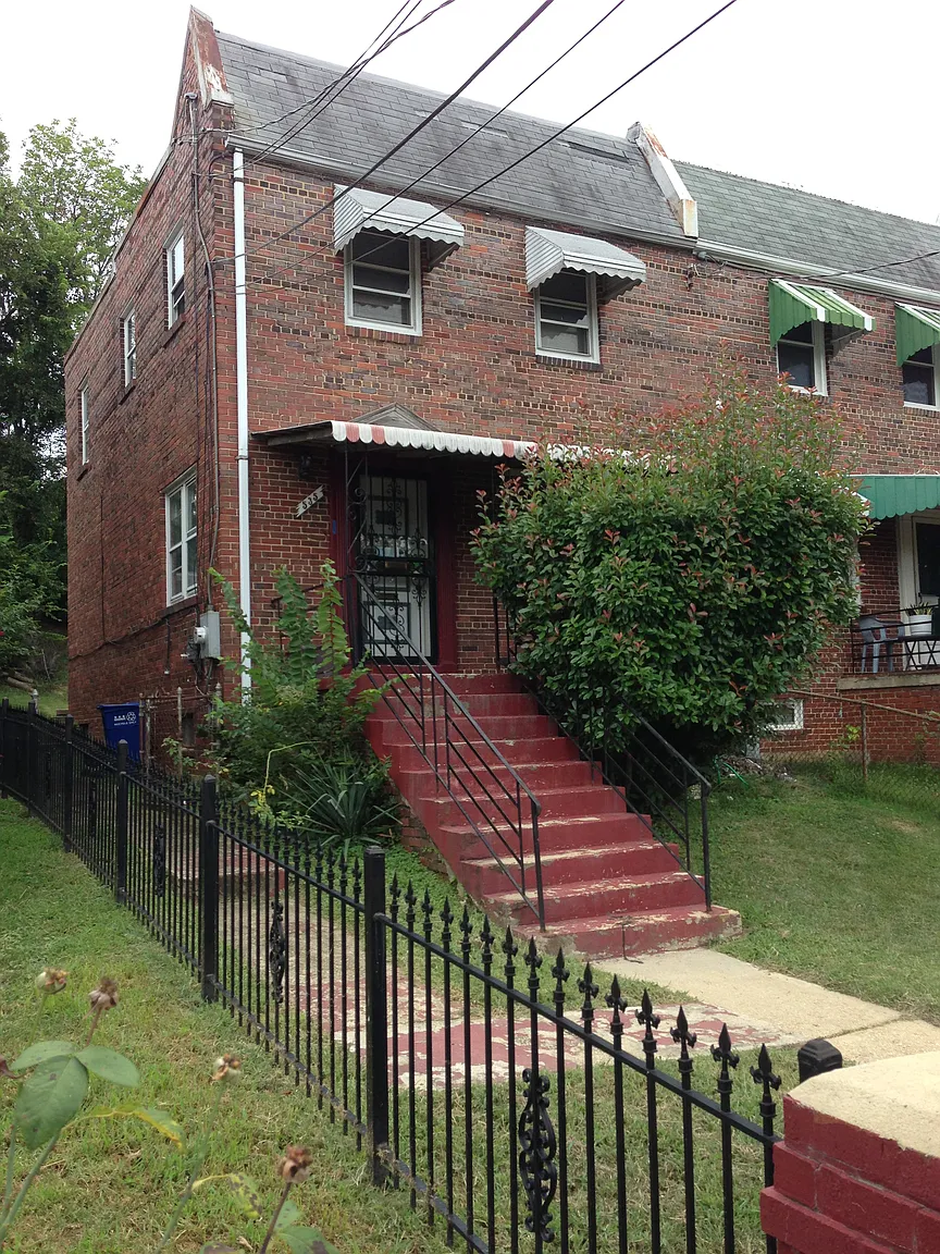 535 Foxhall Pl SE photo 1