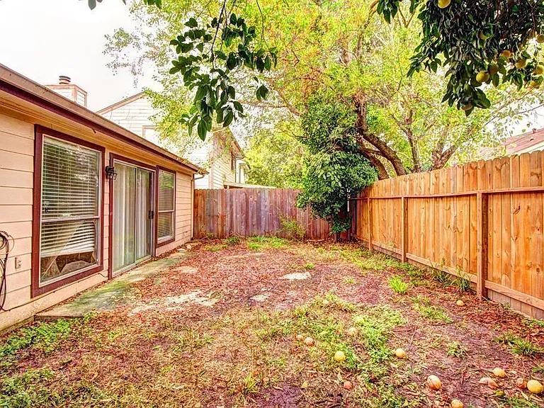 11818 Plumpoint Dr — Photo 11