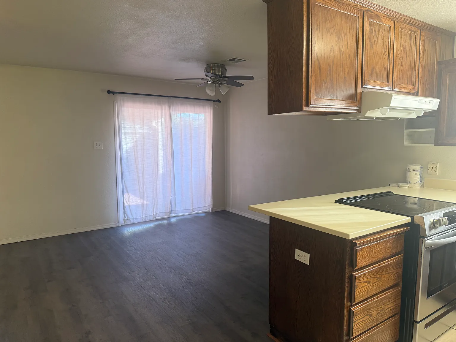 3 bed, 1131 sqft, $2,000 — Photo 3