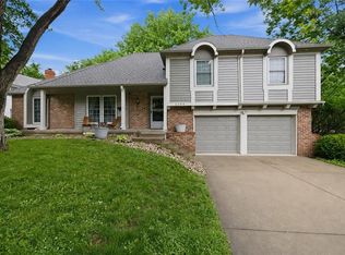 6300 W 101st Ter, Overland Park, KS 66212