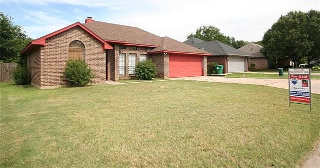 1st image of 1104 Brittany Dr