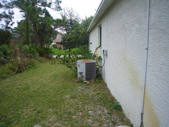 3rd image of 1618 Agnes Ave SE