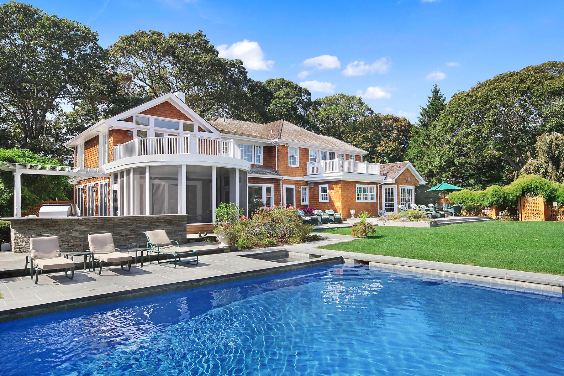 19 Old Point Rd, Quogue, NY 11959 Out East