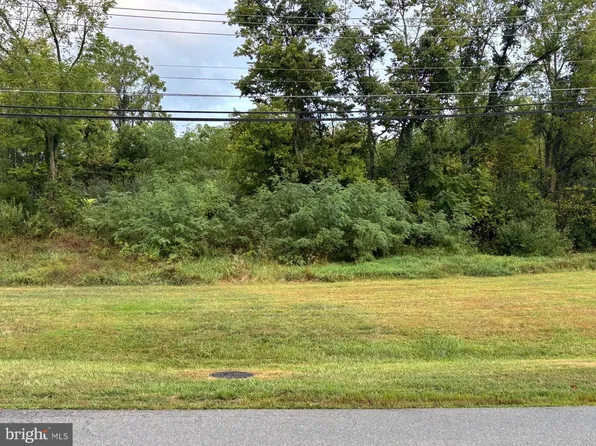 9 Murral Dr, Kearneysville, WV 25430