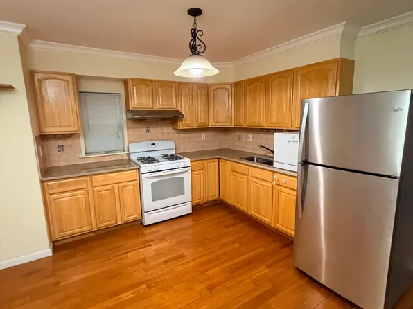 175-07 74th Ave #2, Fresh Meadows, NY 11366