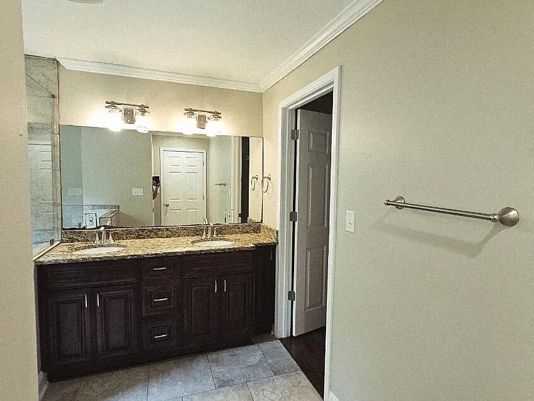 2931 Cloverleaf Dr — Photo 9