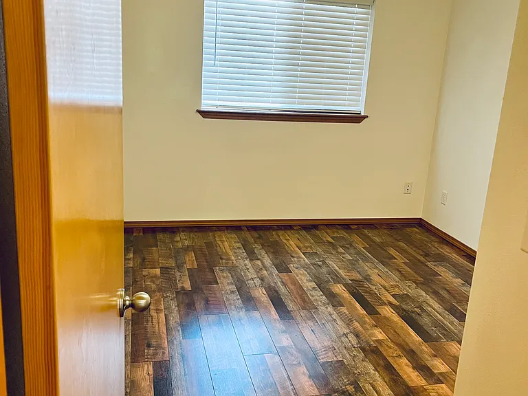 826 Kelsea St — Photo 6