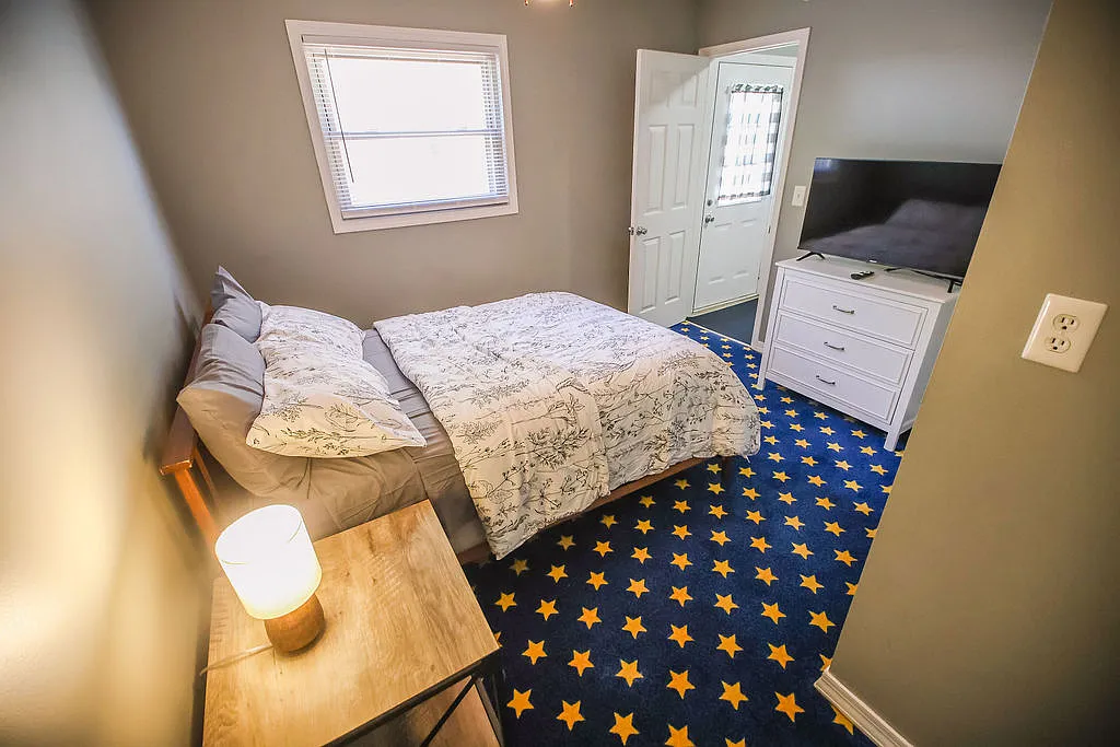 3 bed, 1176 sqft, $3,250 — Photo 3