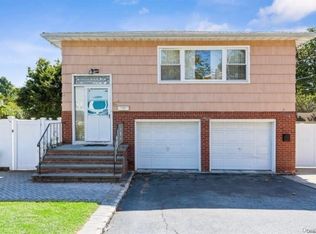 101 Landing Rd APT 1, Glen Cove, NY 11542