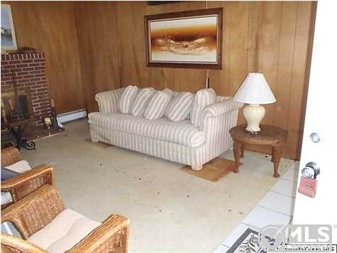 3rd image of 825 Anchor Dr