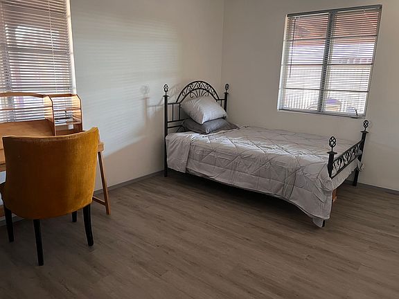4th image of 1270 Flora St #1