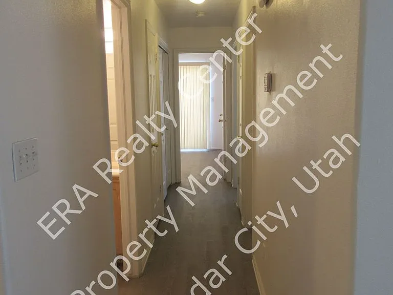 527 E 2015 N — Photo 7
