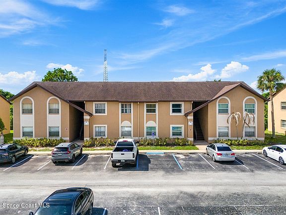 3rd image of 235 Spring Dr APT 5