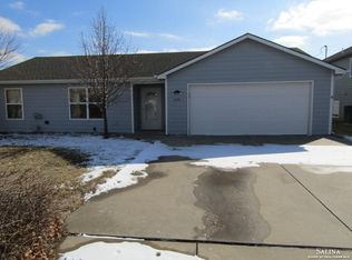 2226 Pheasant Ln, Salina, KS 67401