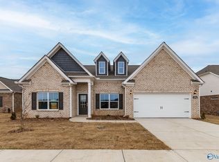 13814 Hill Place Ln, Athens, AL 35611