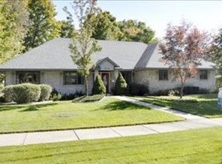2310 Westwinde Ct NW, Grand Rapids, MI