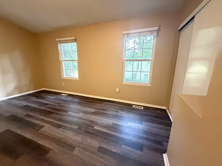 208 Wedgewood Way — Photo 36