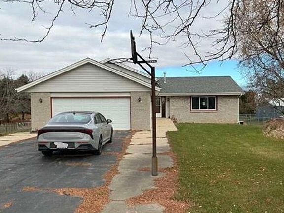 2nd image of 6984 Squaw Prairie Rd