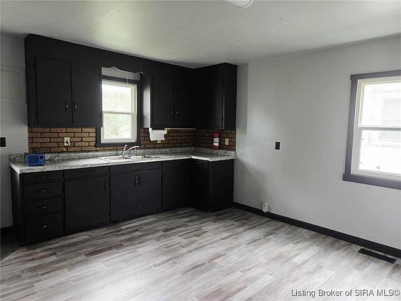 5th image of 55 E Davis Street