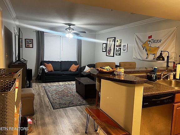 3rd image of 1517 Laurel Ave APT 109