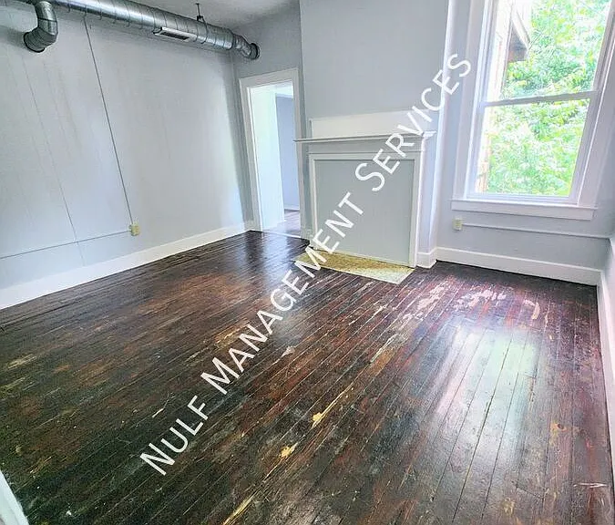 4502 Butler St #2 — Photo 7
