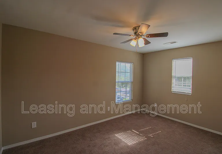 8811 Kellum Dr — Photo 14