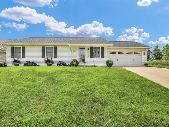 1022 N Fox Run, Villa Grove, IL 61956
