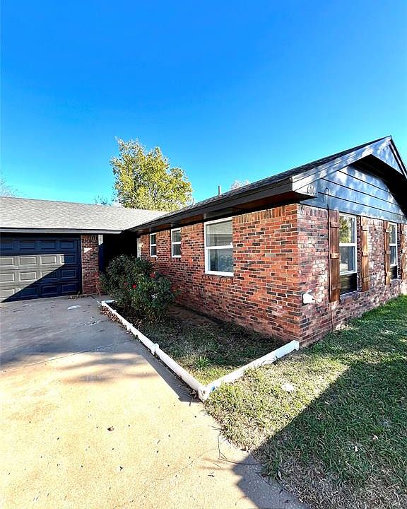 1st image of 616 Lotus Ave