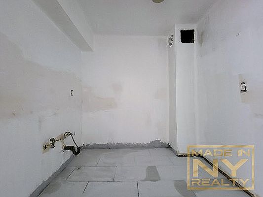 3rd image of 1625 Rockaway Pkwy APT 7B