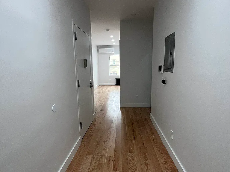 22-26 38th St #2 — Photo 7