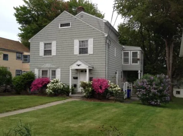 540 S Quaker Ln, West Hartford, CT 06110