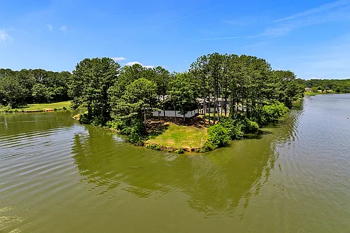 RiverHouse Photo 1